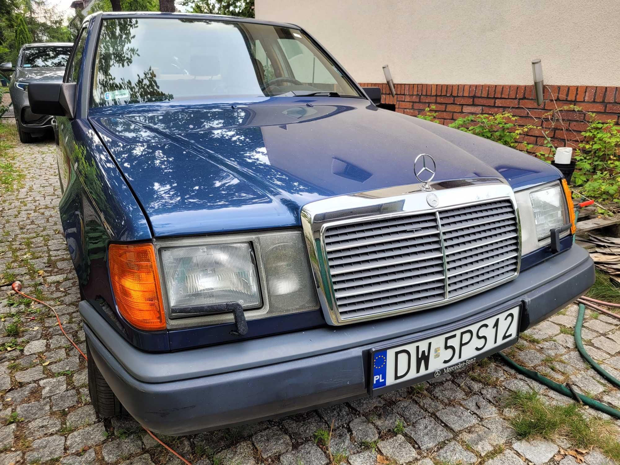 Mercedes-Benz W124 300E przeb. 142 tys. km, automat, klima, air-bag,