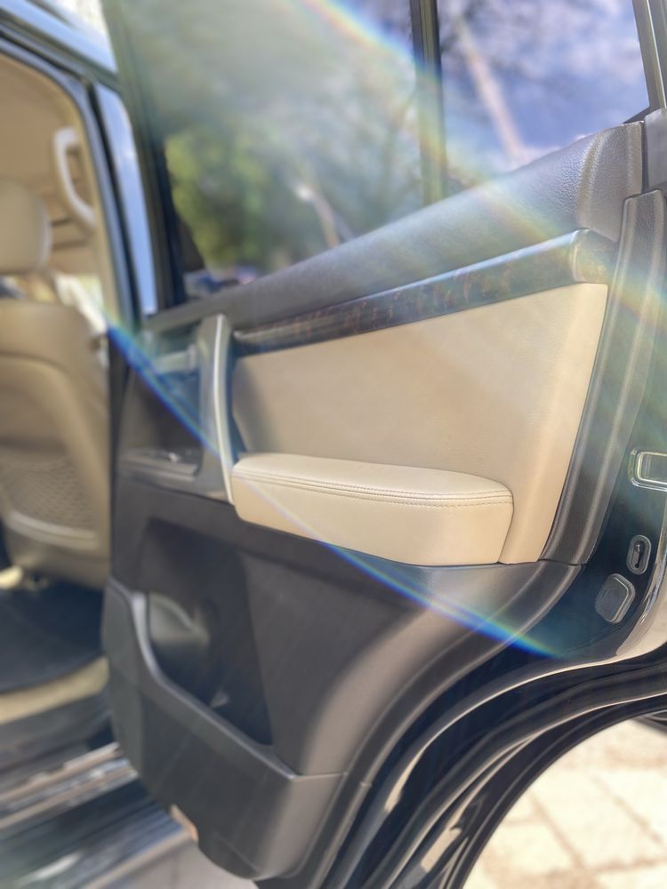 Toyota Land Cruiser  2011