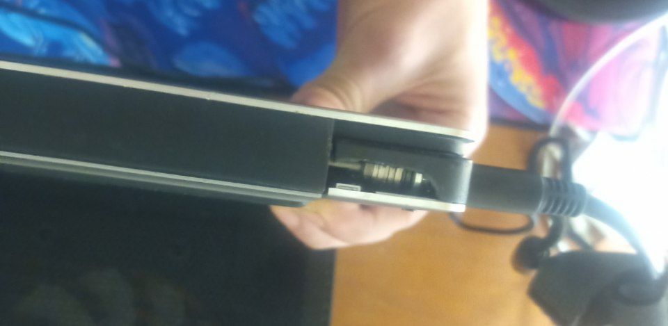 Dell XPS 15 9560 GTX1050 m2 250gb