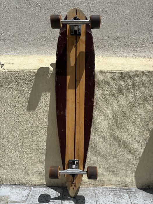 Longboard lobu.