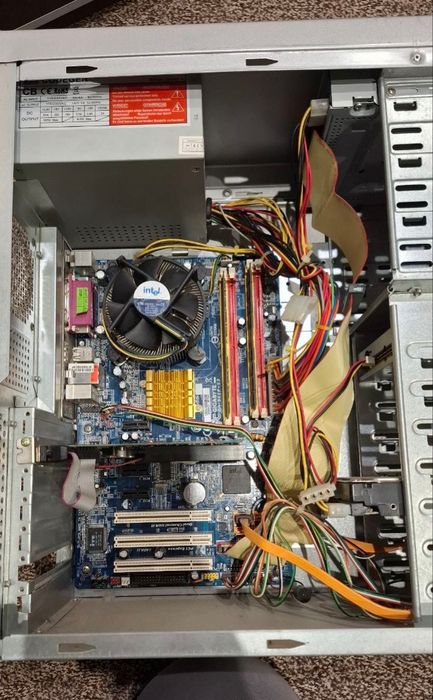 Продаю комп'ютер + монітор Samsung 19 дюймів