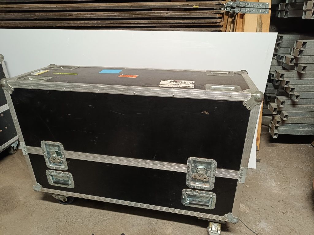 Case na ekran 46''