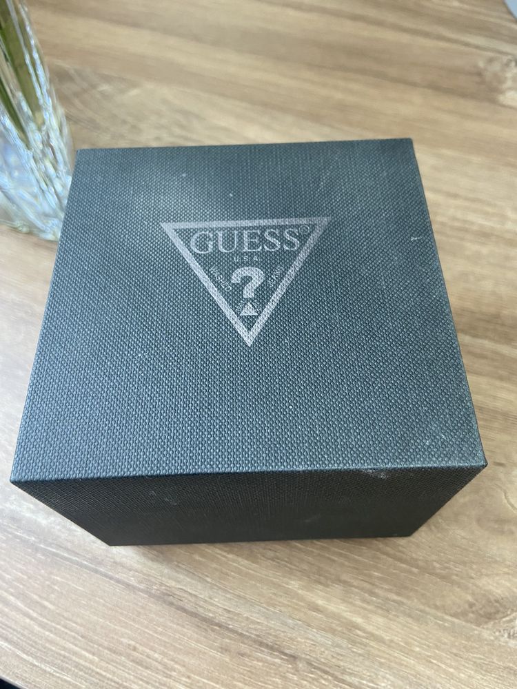 Продам часы Guess