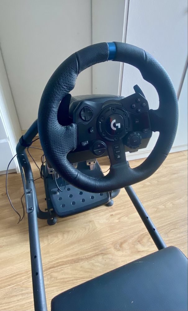 Volante Logitech G923 com Pedais + Cadeira c/ suporte para volante