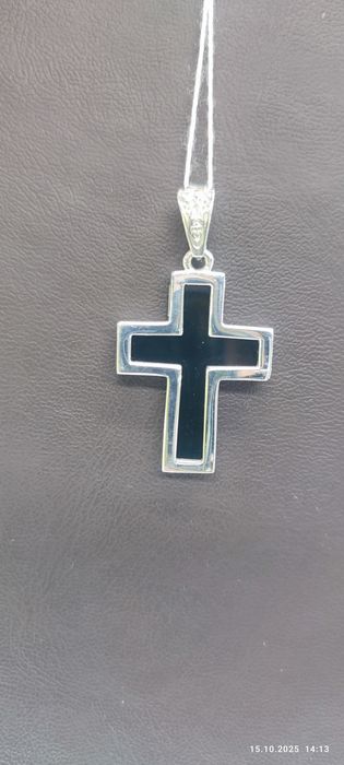 Срібний хрестик з оніксом