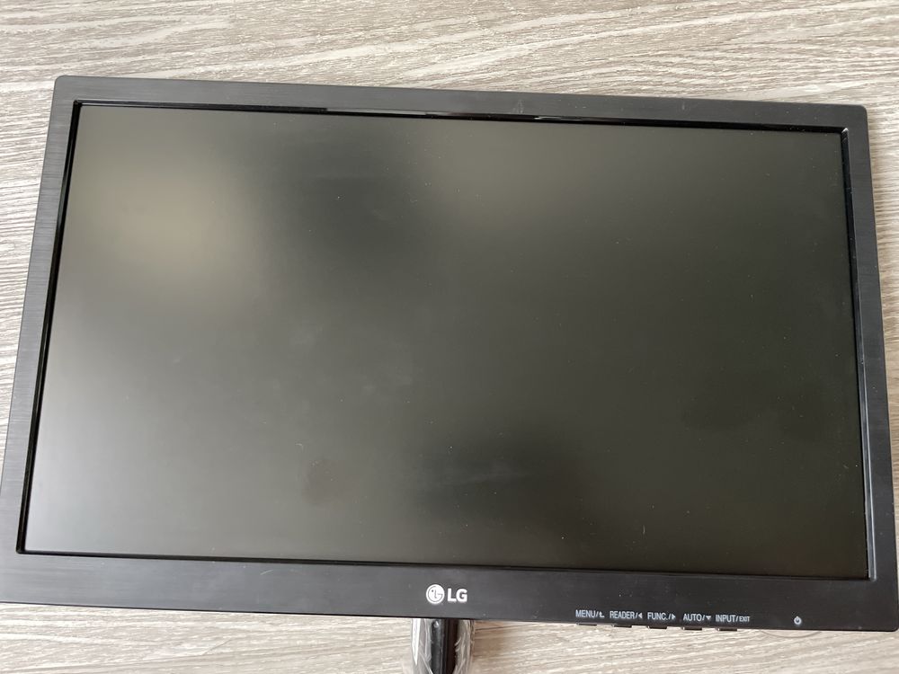 Monitor led LG 19 sprzedam lub zamienie za cos w podobnej cenie