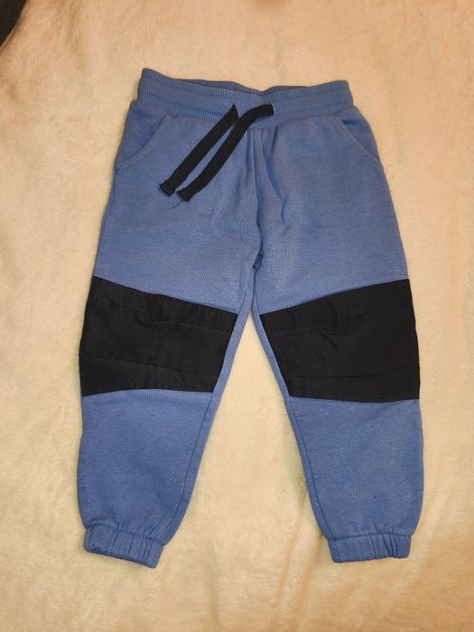 Spodnie dresowe dla chłopca rozm. 86/92
