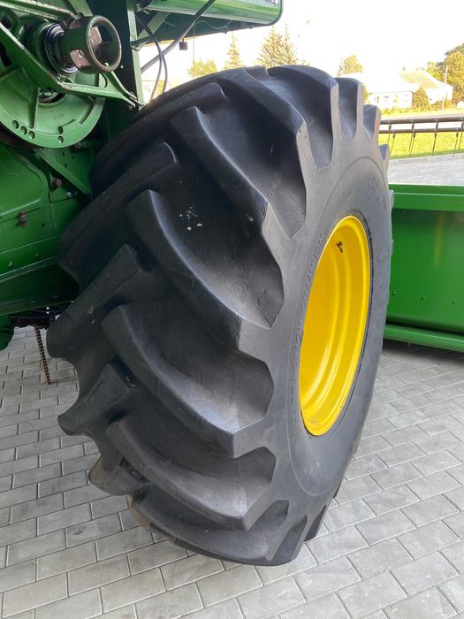 Комбайн John Deere 1072