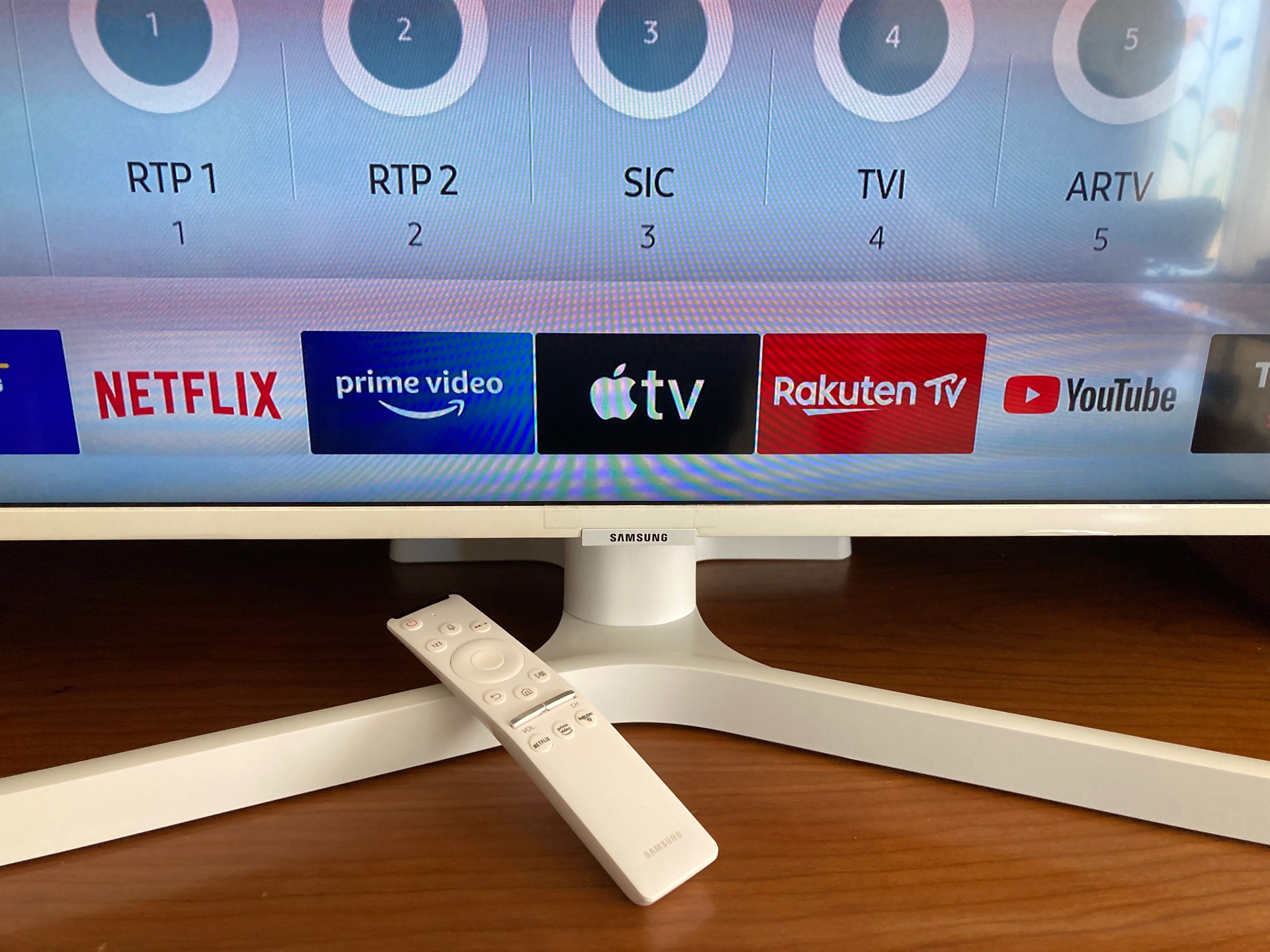 Samsung Smart TV Branca de 108cm como nova
