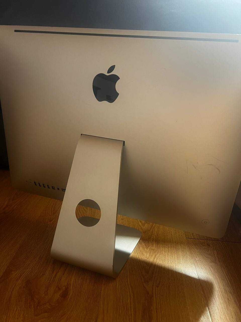 Apple iMac "Core i3" 3.06 21.5" 2010 DYSK SSD 12 GB RAM