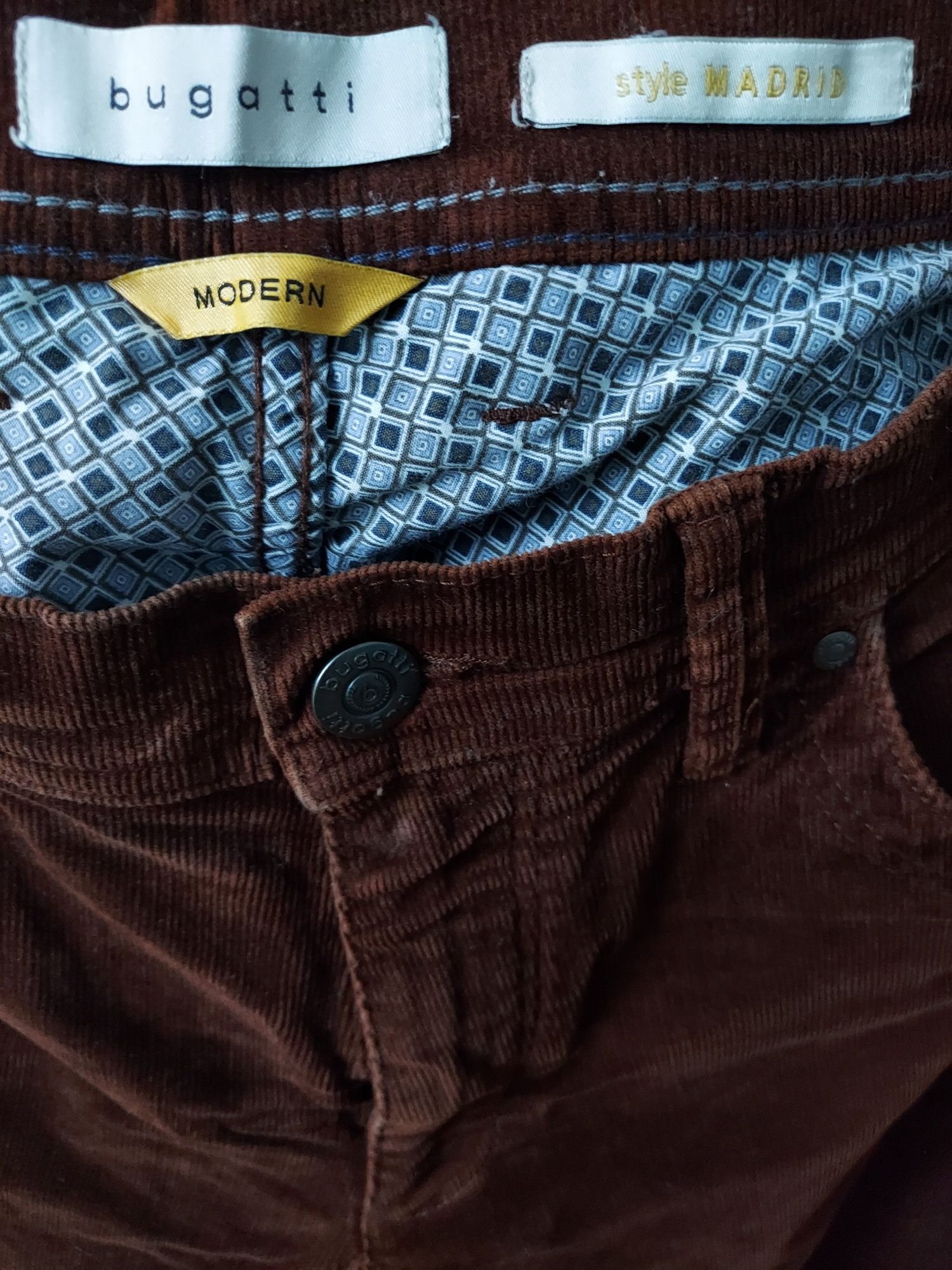 Markowe spodnie jeans z kieszeniami brązowe Bugatti modernstyle Madrid