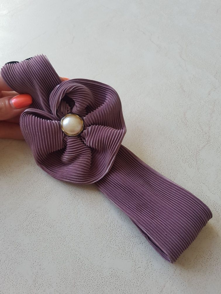 Пов'язка на голову фіолетова квітка з тканини на резинці