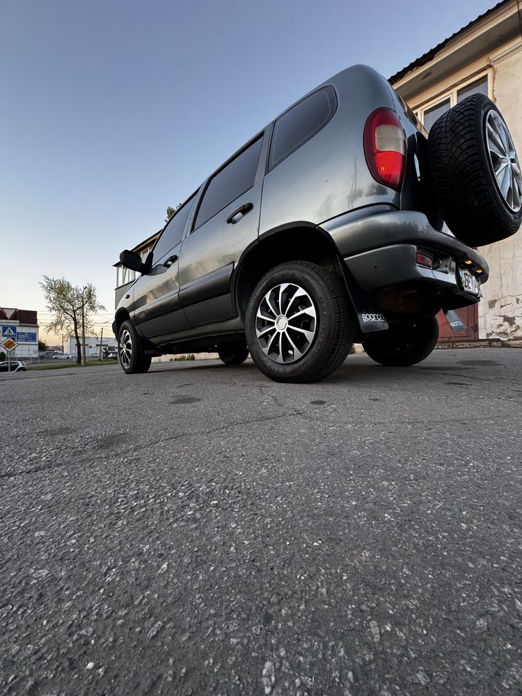 Продаю Шевроле Ніву 2008р 1.7 інжектор 4*4 ціна 3200$