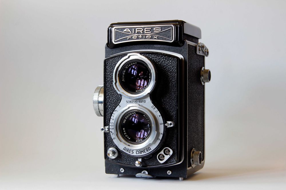 Aires Reflex TLR