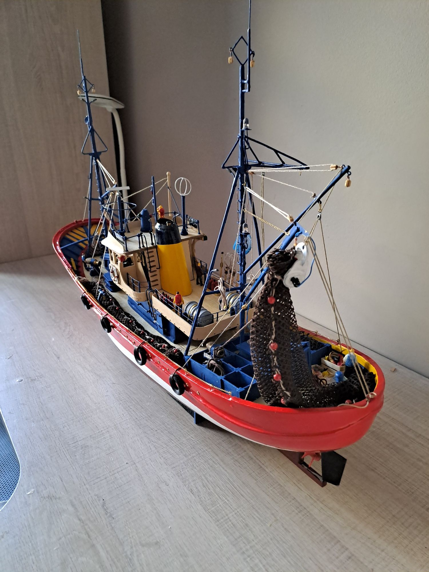 Model pływający kutra rybackiego rc
