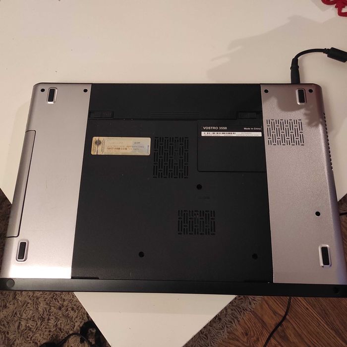 Laptop DELL VOSTRO 3550 Intel Core i3 2310M 4GB Ram  320Gb HDD