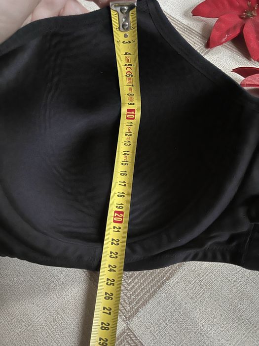 Biustonosz modelujacy dobrze utrzymujacy duży biust 75H czarny luksus