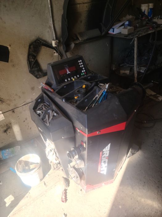 Балансировочный и шиномонтажный станок