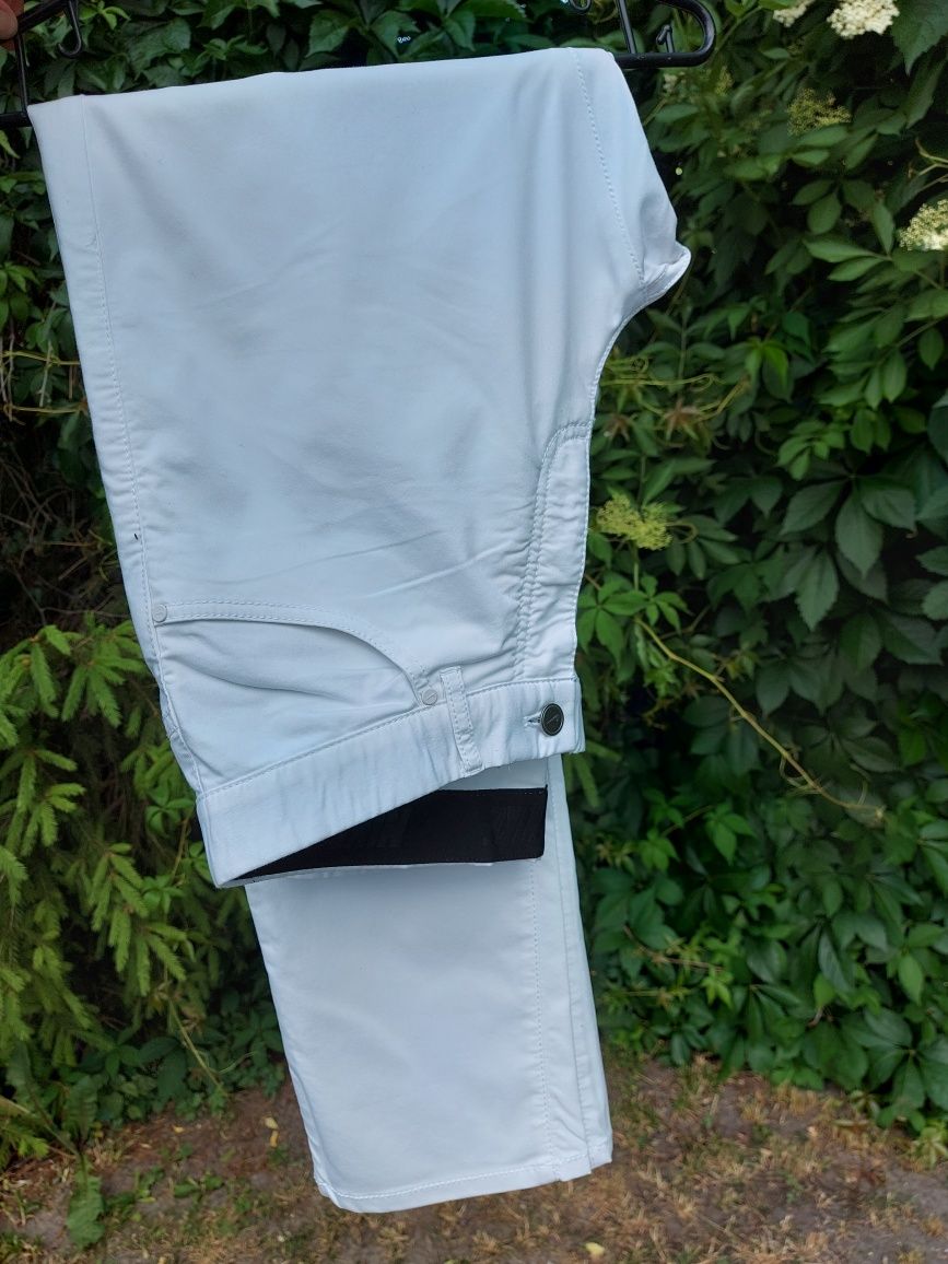 Spodnie męskie białe dopasowane dri-fit Nike 30x30