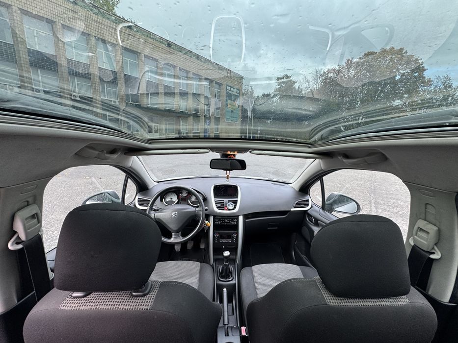 Peugeut 207, 1.6 Т-Дизель 2011 Сел поехал!