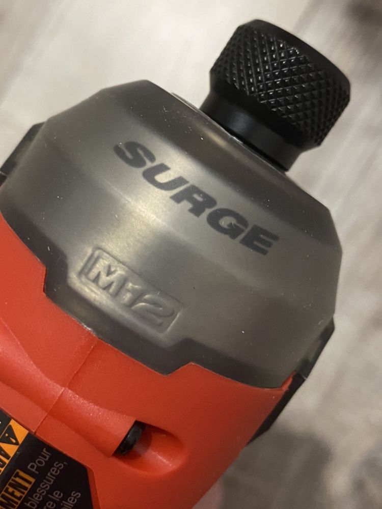 MILWAUKEE M12 2551-20 FUEL™ SURGE импульсный гидравлический шуруповерт