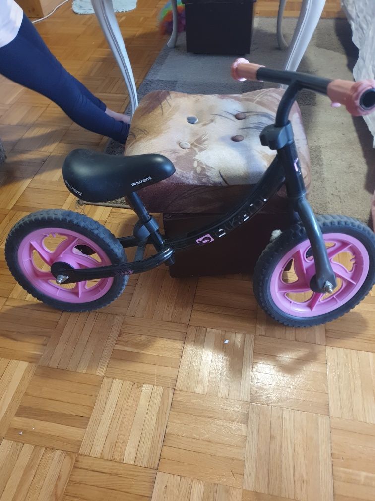 spszedam 2 rowerki biegowe za 100zł