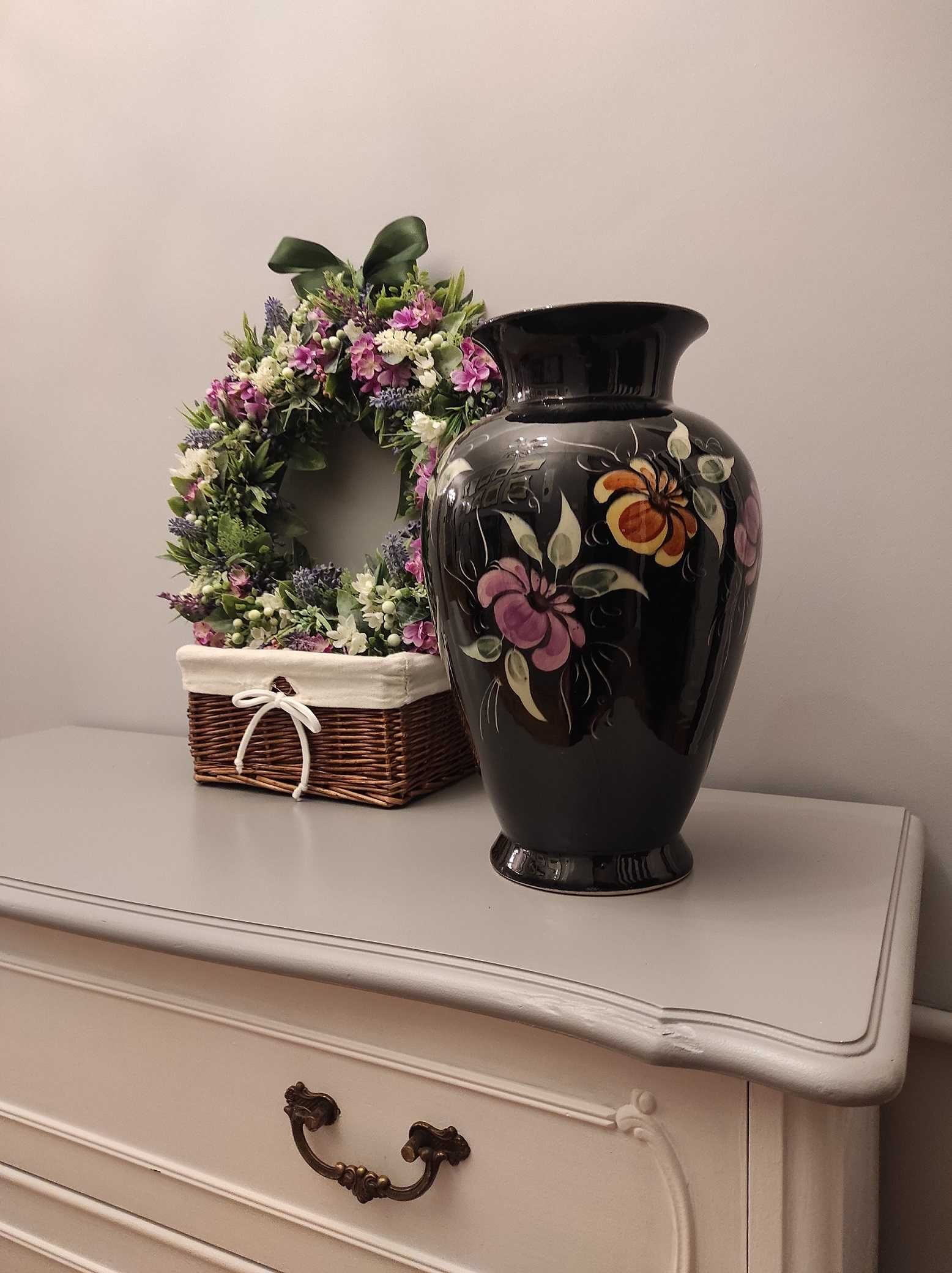 Wazon czarny w kwiaty, ceramiczny