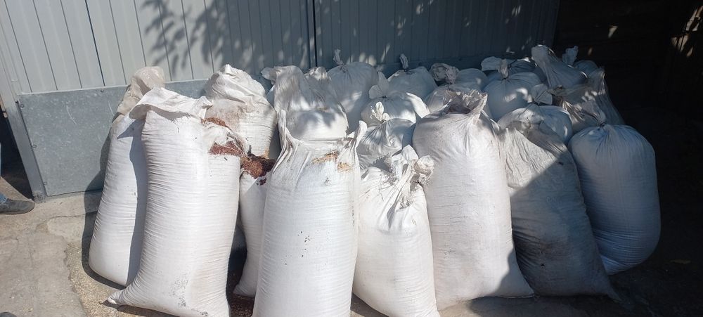 Тырса, стружка, опилки, щепа в мешках