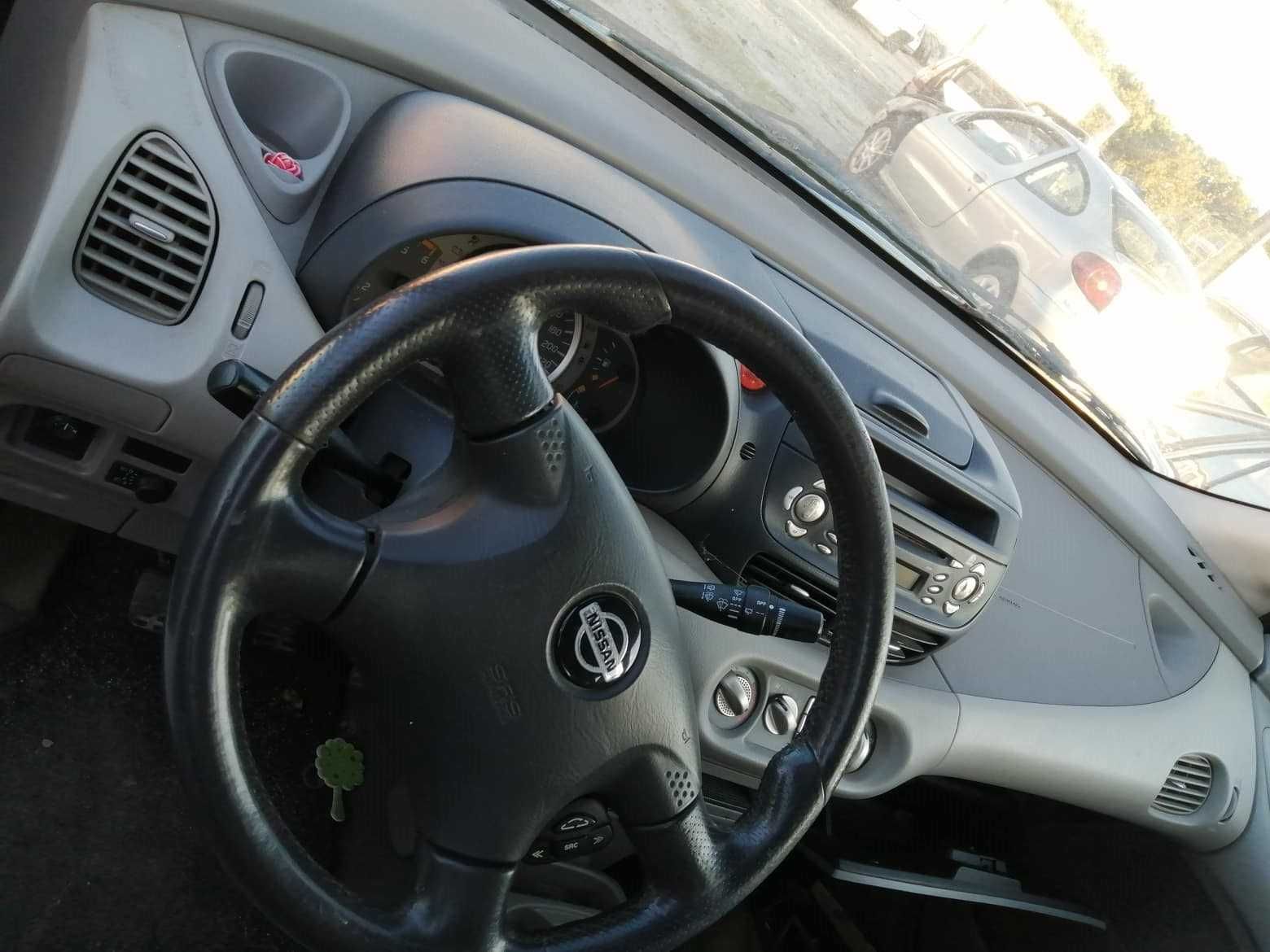 Para peças Nissan Almera Tino 2.2DCI ano 2000