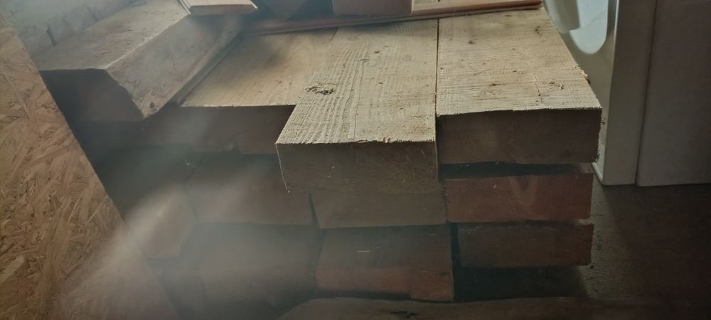 Drewno konstrukcyjne więźba dachowa suche sezonowane