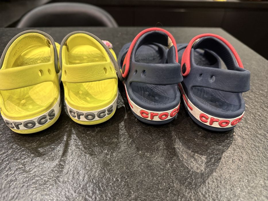 Sandały Crocs c11 żółte granatowe przypinki 28 29