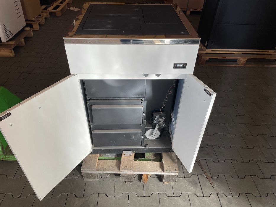 Kuchnia węglowa piec kominek z płaszczem wodnym MEGAL 17 kW II Gatunek