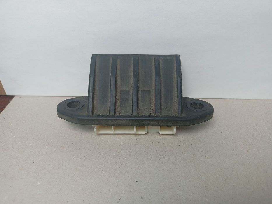 Lexus NX 300H NX300H przycisk otwierania klapy bagażnika