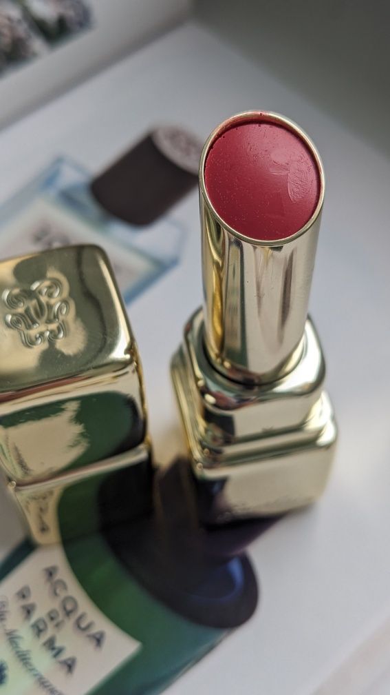 Помади Guerlain Kiss Kiss Shine Bloom