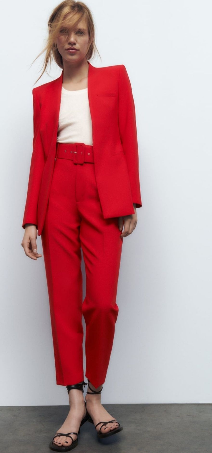 Czerwony garnitur Zara komplet marynarka spodnie z paskiem XS 34