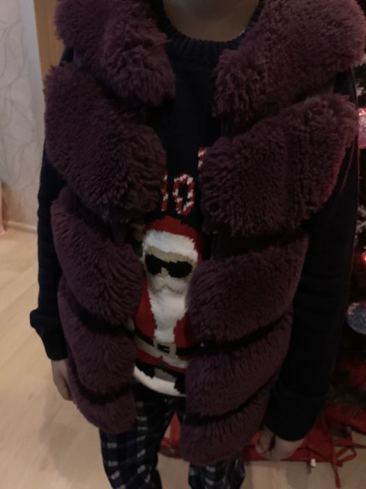 Фиолетовая меховая жилетка