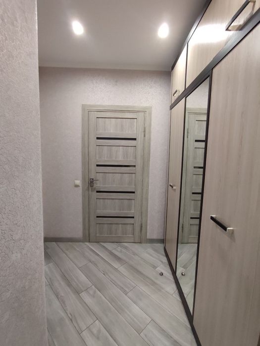 ПРОДАЖ двокімнатної квартири з сучасним ремонтом