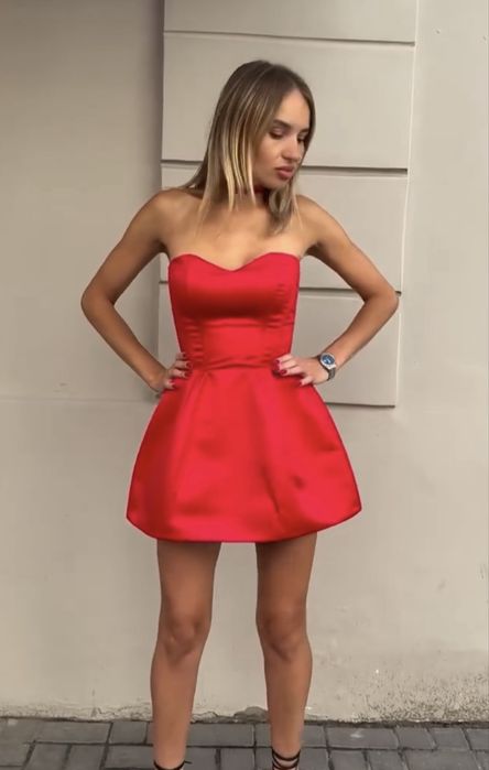 Дуже красива вечірня сукня