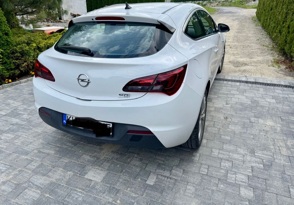 Opel Astra GTC J 1.7 diesel