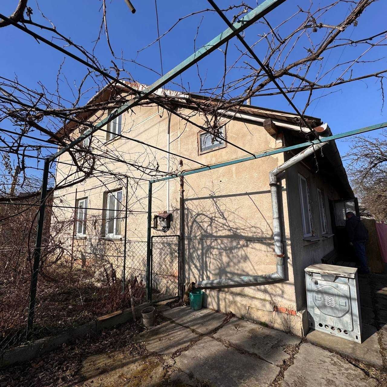 Продаж будинку під реконструкцію на діл.5,6 сотки в центрі міста