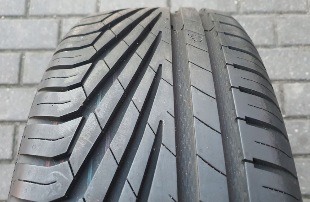 4x 195/55R16 87H Uniroyal RainSport 3 / 4x 7,7mm