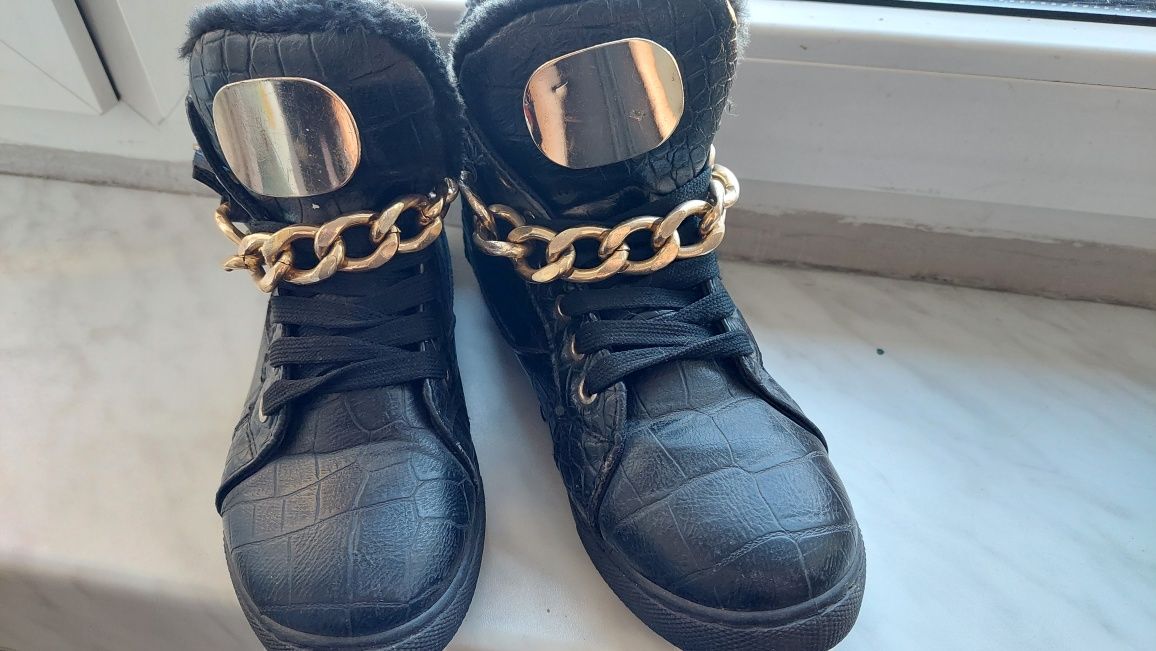 Sneakersy botki z łańcuchem 37