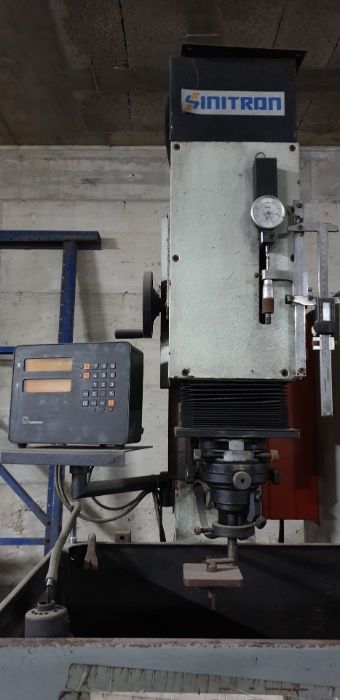 Máquina de eletroerosão Sinitron