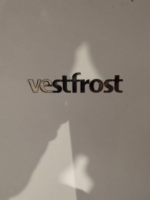 Продам холодильник Vestfrots