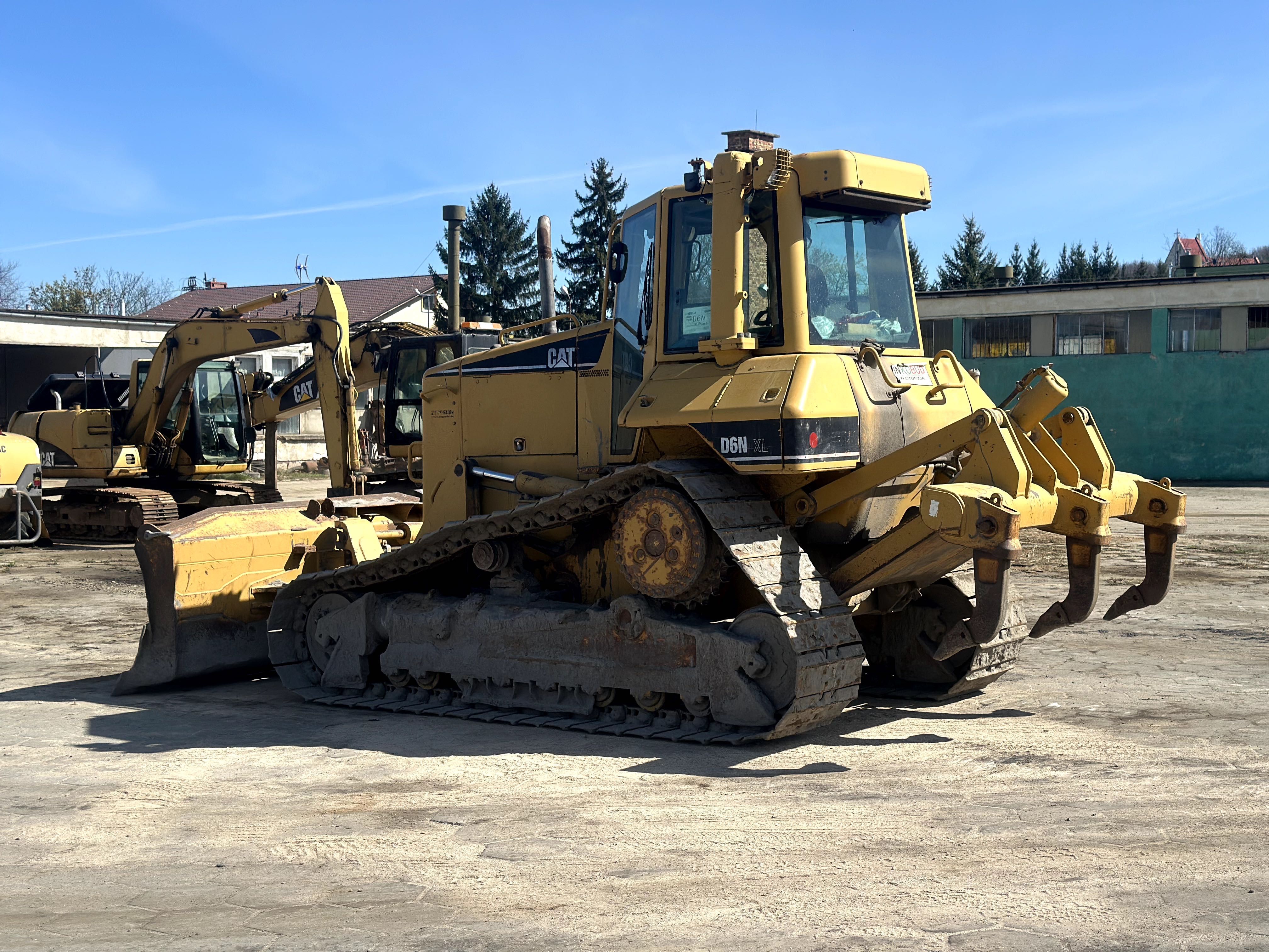 Spycharka Caterpillar D6N XL