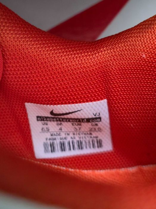 Кросівки nike з оригінальною підошвою