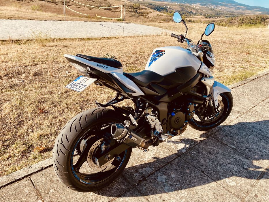 Suzuki gsr 750cc