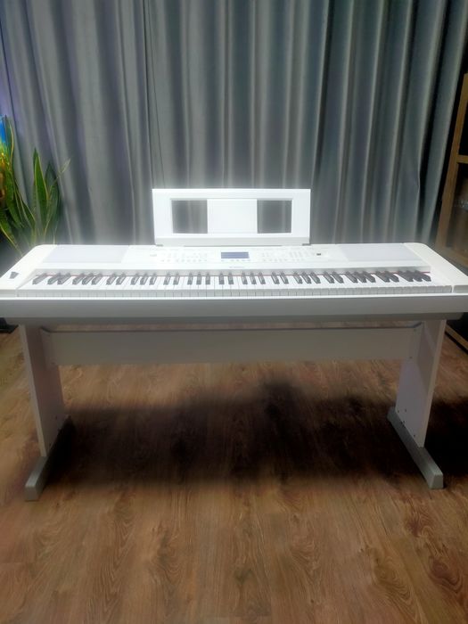 Цифровое пианино Yamaha DGX660 Portable grand(88кл). Состояние хорошее