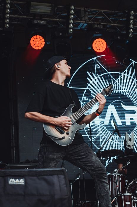 Професійний викладач гітари. Акустика та Електрогітара. Уроки онлайн.