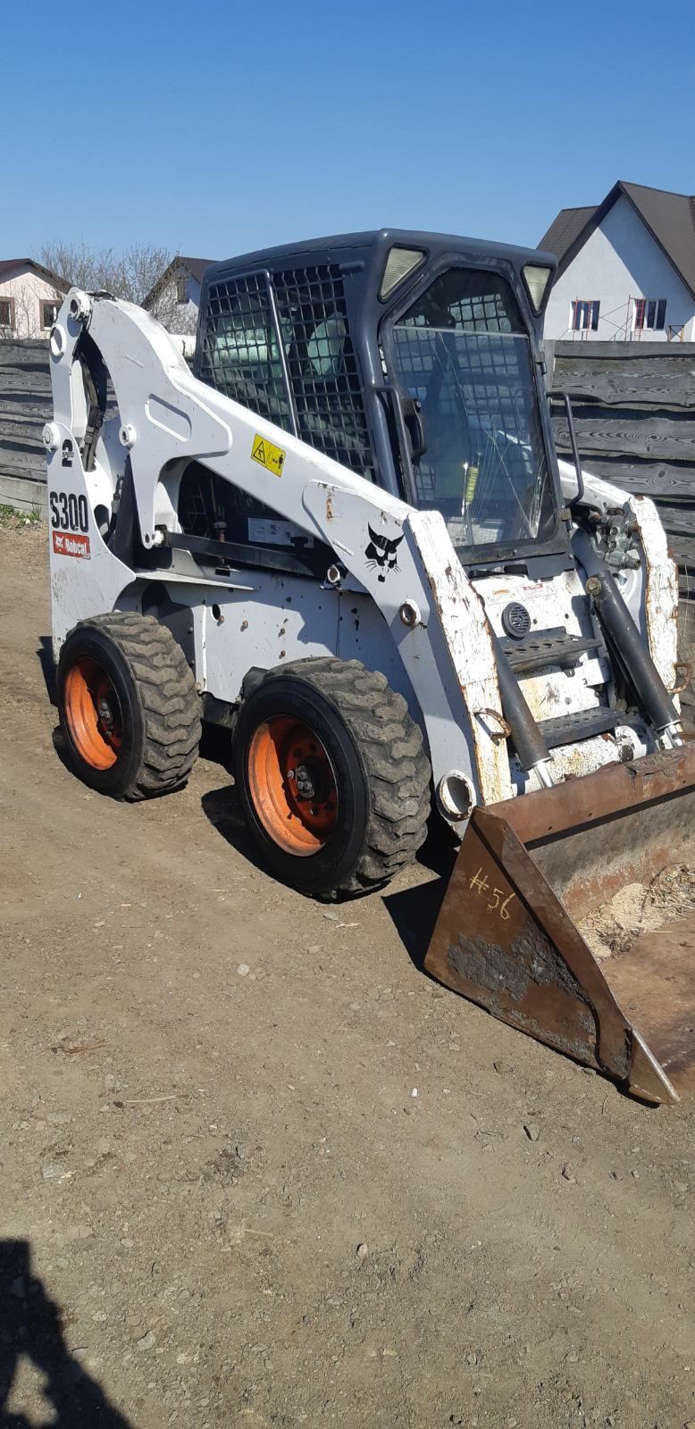 Продам мини погрузчик Bobcat S300